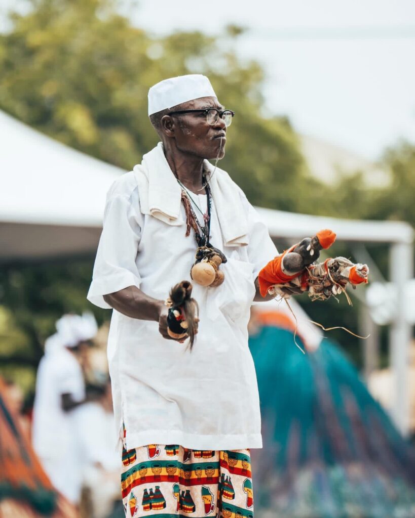 Retour-Affectif-1-819x1024 Retour Affectif Puissant avec le Medium Missidan : Rituel Efficace pour Faire Revenir lâĂtre AimĂ© nÂș 1