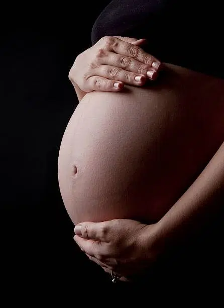 Rituel-de-protection-pour-femme-enceinte Rituel de protection pour femme enceinte : protéger votre grossesse des énergies négatives