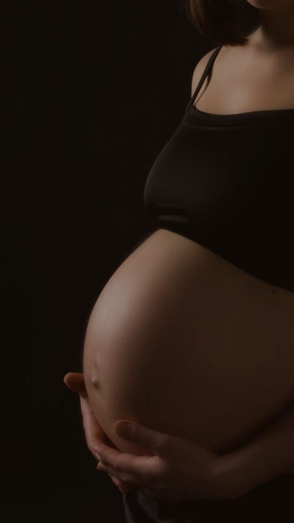 rituel-de-protection-grossesse-1-576x1024 Rituel de protection pour femme enceinte : protéger votre grossesse des énergies négatives